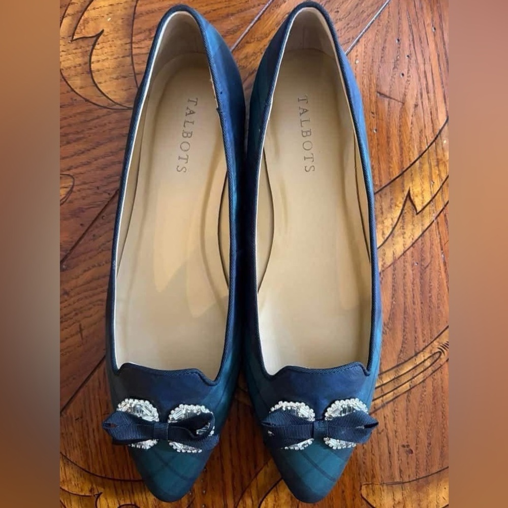 Talbots 9.5M Holiday Flats BEAUTIFUL